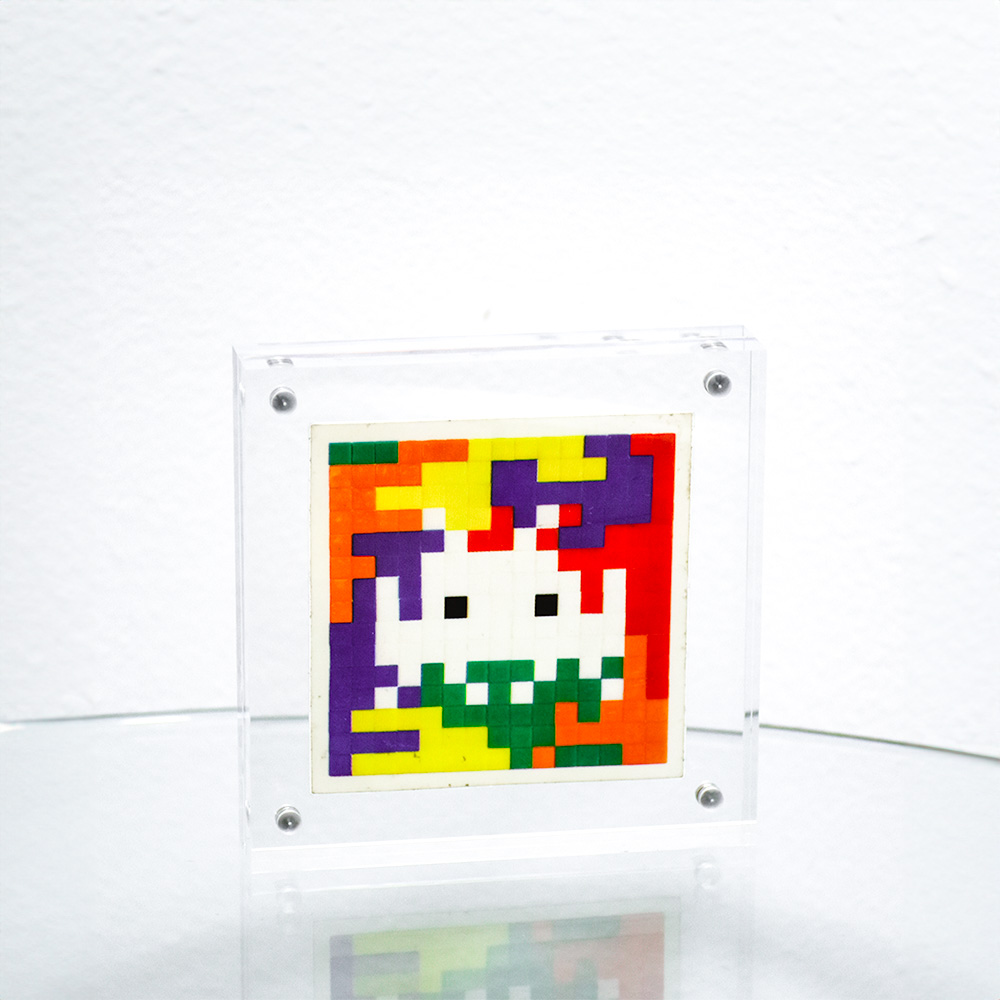 invader rubik space camo 3 sticker in frame